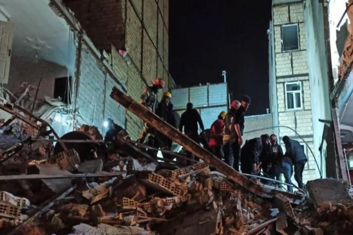 Təbrizdə beşmərtəbəli bina çöküb, 12 nəfər xəsarət alıb