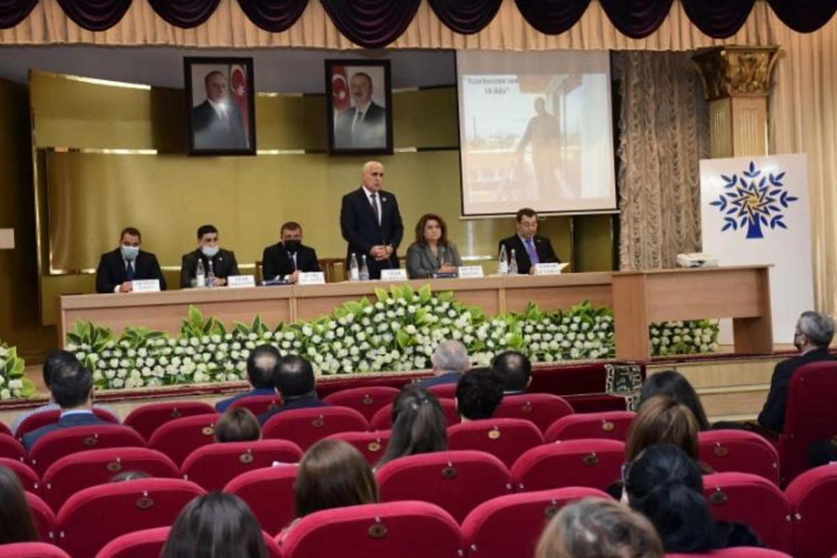 “Azərbaycan son 18 ildə”... — FOTOLAR