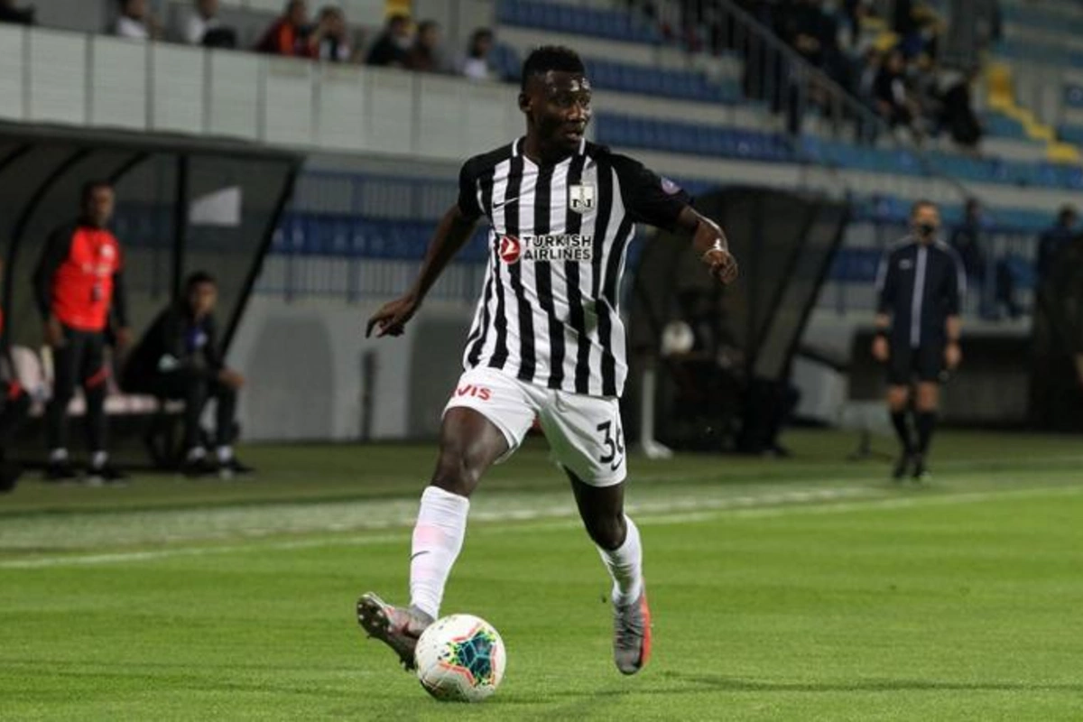 “Neftçi” afrikalı futbolçusu ilə yollarını ayırır