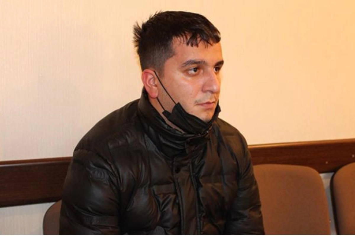 Qohumunun evindən oğurluq etdi