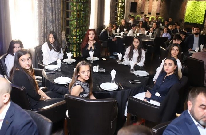 AKFA son beş ilin qaliblərini dəyərləndirdi, karateçiləri möhtəşəm tədbirlə sevindirdi — FOTOLAR AKFA son beş ilin qaliblərini dəyərləndirdi, karateçiləri möhtəşəm tədbirlə sevindirdi — FOTOLAR