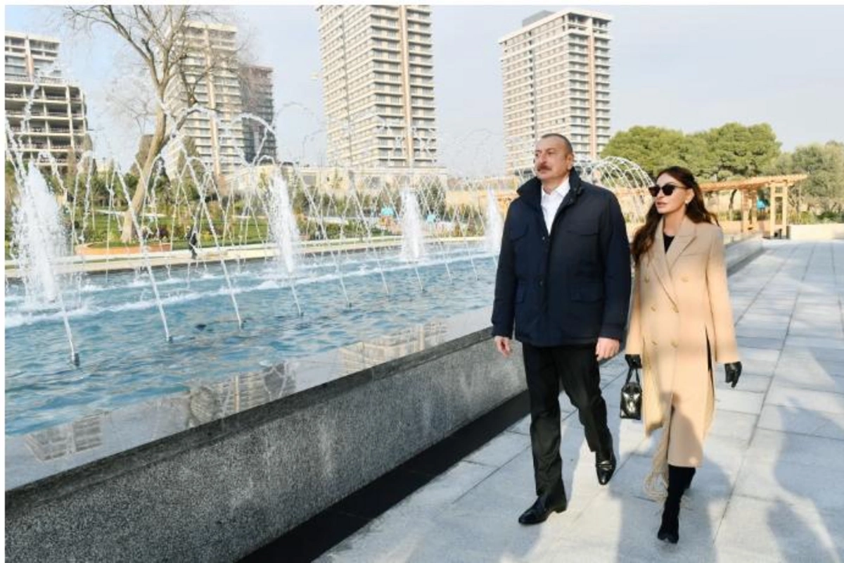 Prezident və birinci xanım Nizami Gəncəvi parkında — FOTOLAR
