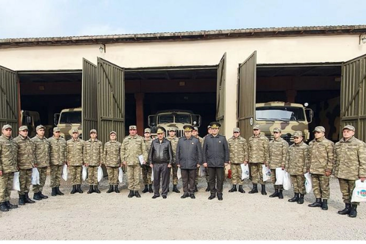 Müdafiə nazirinin müavini hərbi qulluqçularla görüşdü — FOTOLAR