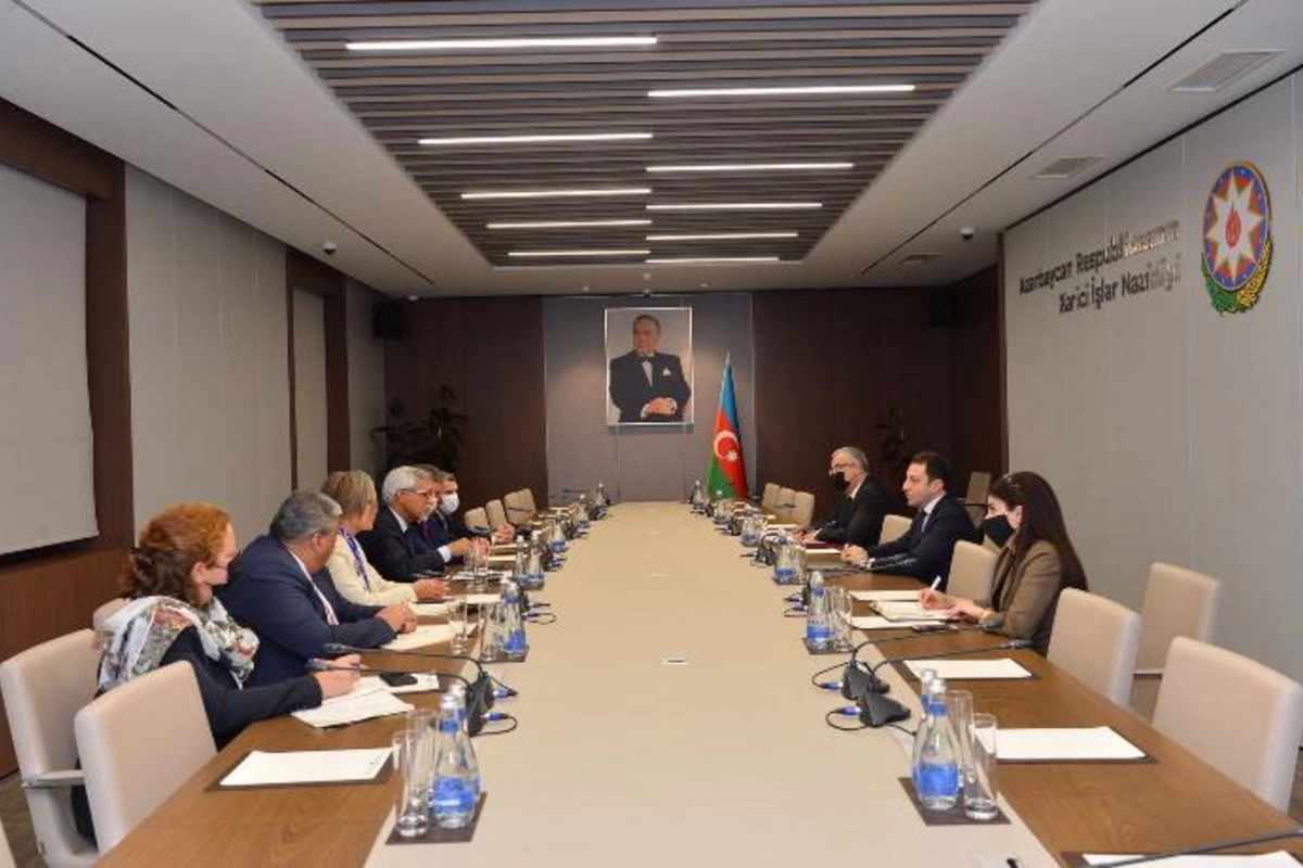 XİN rəhbərinin müavini IFRC Baş katibini qəbul etdi