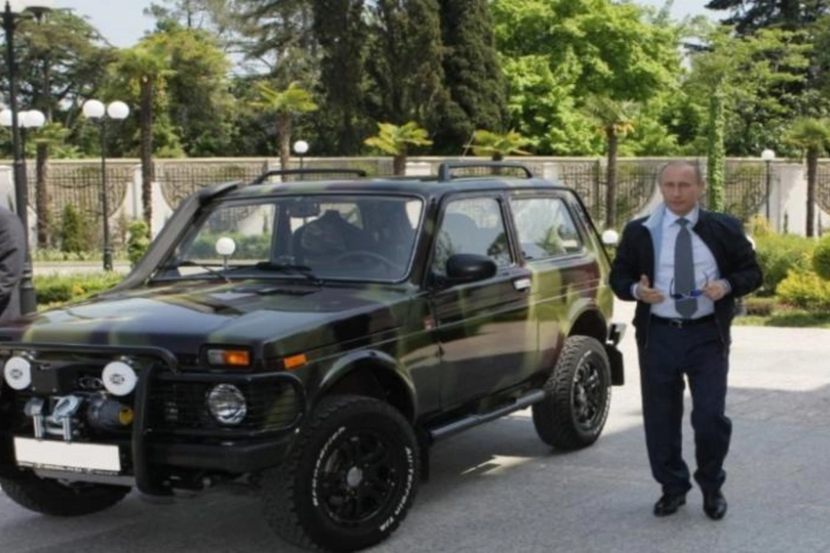 Vladimir Putinin istifadə etdiyi avtomobillər — FOTO