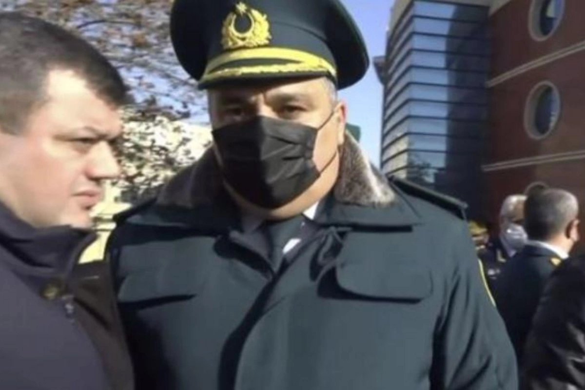 Jurnalistə hücum edən DSX zabiti cəzalandırıldı — RƏSMİ