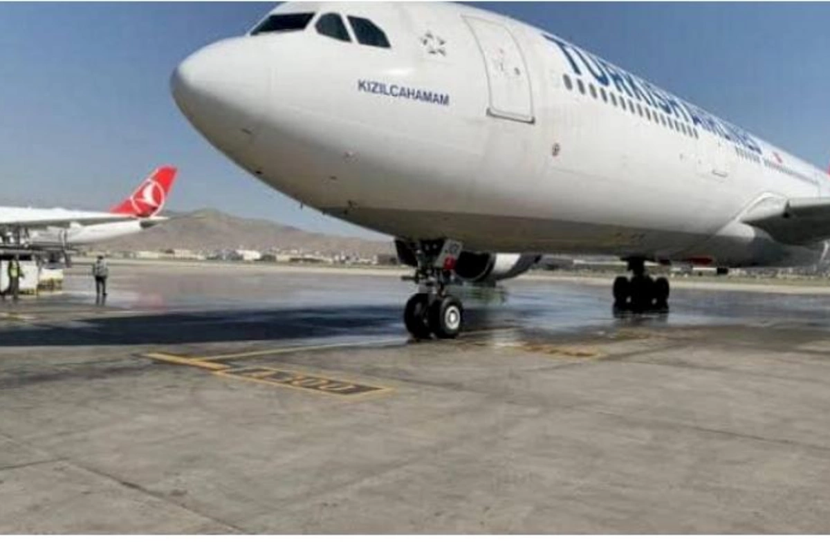 Deputat Vüqar Bayramovun mindiyi təyyarədə nasazlıq yarandı