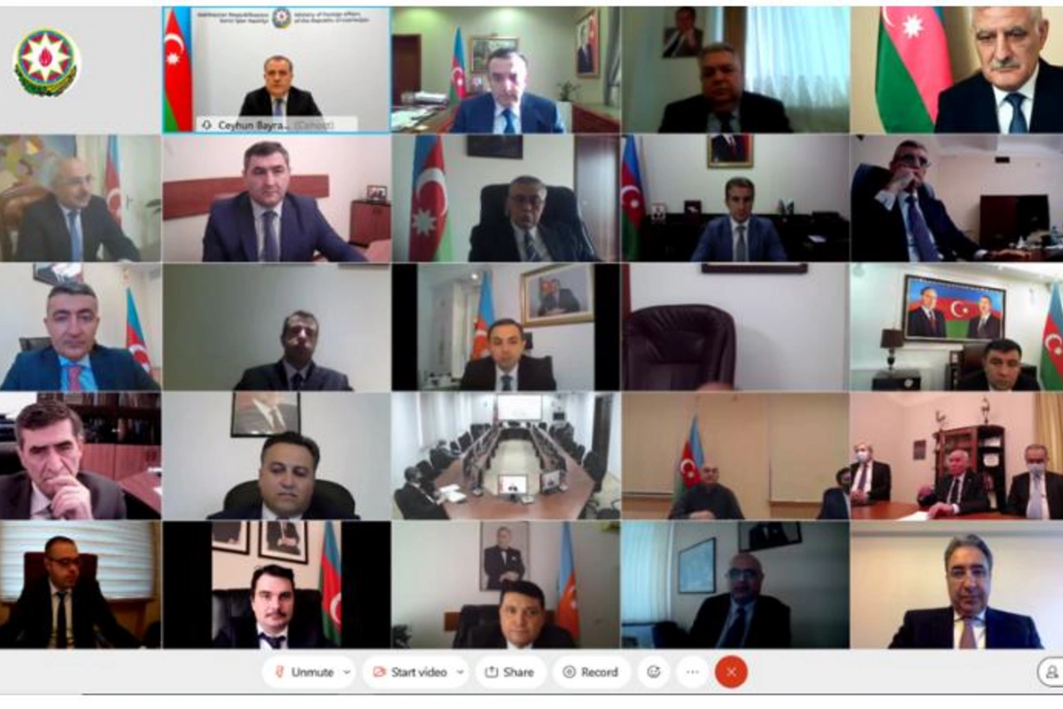 XİN rəhbərliyi ilə diplomatik nümayəndəliklərimiz arasında müşavirə keçirildi