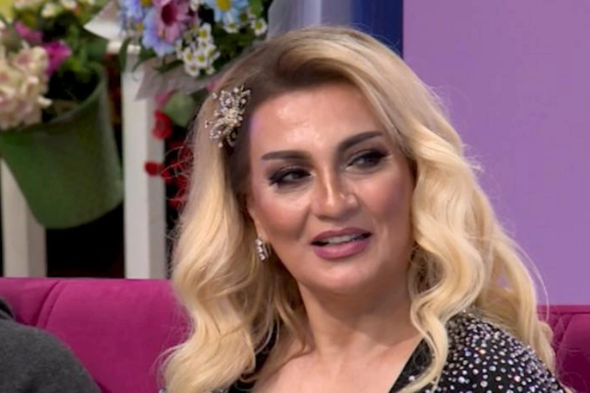 Vaxtını ən çox buna sərf edir