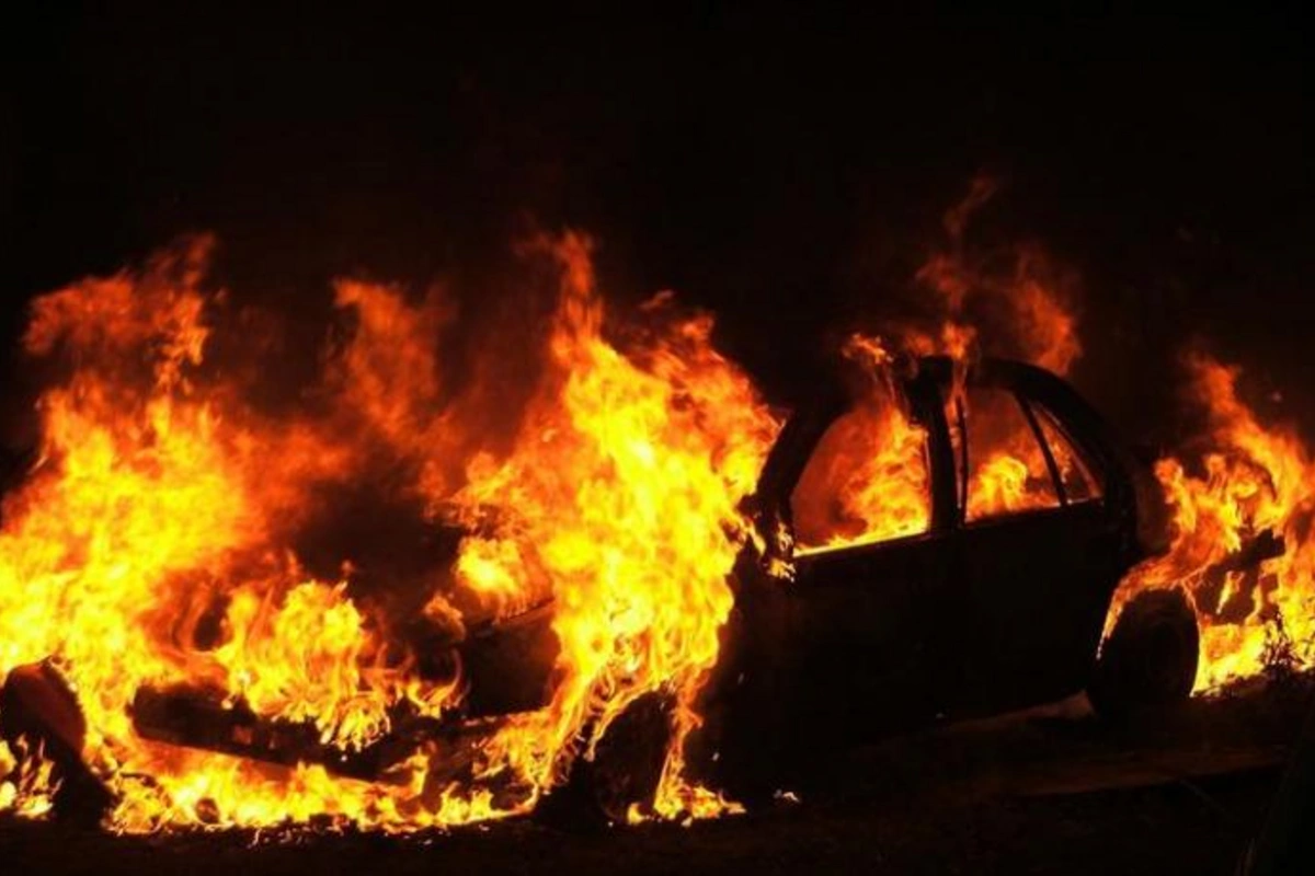 Bakıda Hyundai avtomobili yanıb