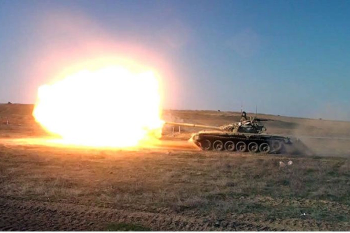 Azərbaycan tankçıları yeni tədris ilində ilk döyüş atışlarını icra ediblər — VİDEO