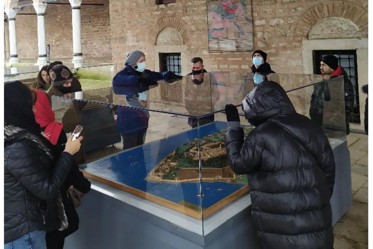Azərbaycanlı jurnalistlər Topqapı sarayında və Aya Sofya məscidində — FOTOLAR