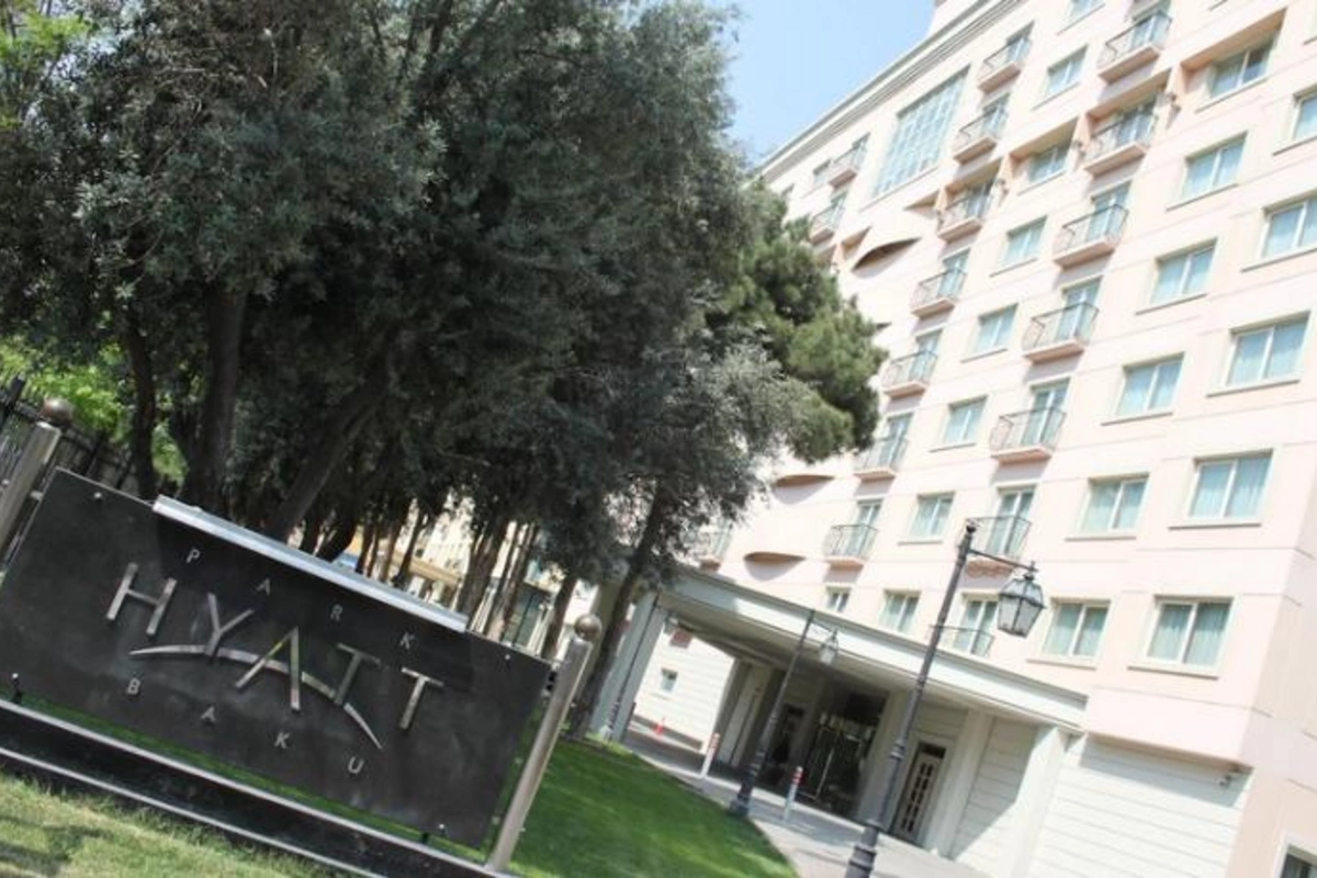 “Hyatt Regency Baku” hotelinin əcnəbi rəhbəri cərimələndi