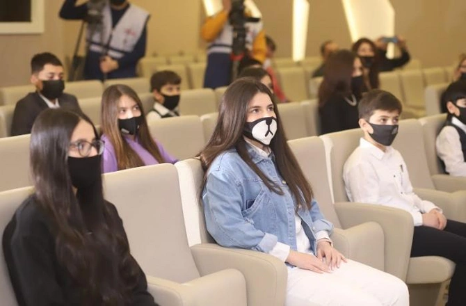 Çak Norris, Ceki Çan və Van Dammın Bakıya gəlişi gözlənilir — Karatenin yekun tədbirində ŞOK SÜRPRİZ