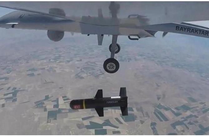 Selçuk Bayraktar “Akıncı” pilotsuz təyyarələrinin müdhiş qabiliyyətini AÇIQLADI