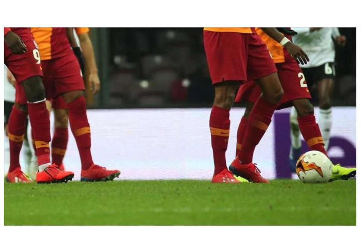 Ulduz futbolçu Qalatasaraya transfer gəlir