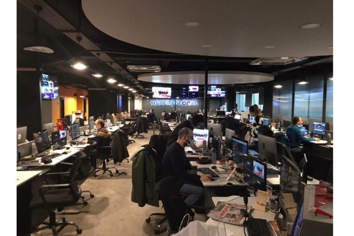 “Haber Qlobal”: Bir millət, iki dövlətin tək mediası...(FOTOLAR)