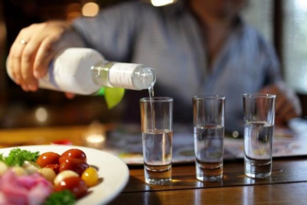 Bakıda araqdan zəhərlənən kişi öldü
