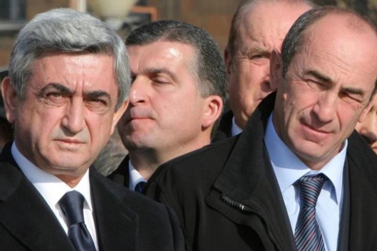 Köçəryan və Sarkisyan hərbi çevriliş cəhdinə dəstək verdilər