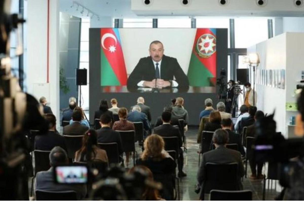 Prezidentin jurnalistlərlə səmimi dialoqu: “Dünyanın diqqətini çəkən hadisə oldu” — VİDEO
