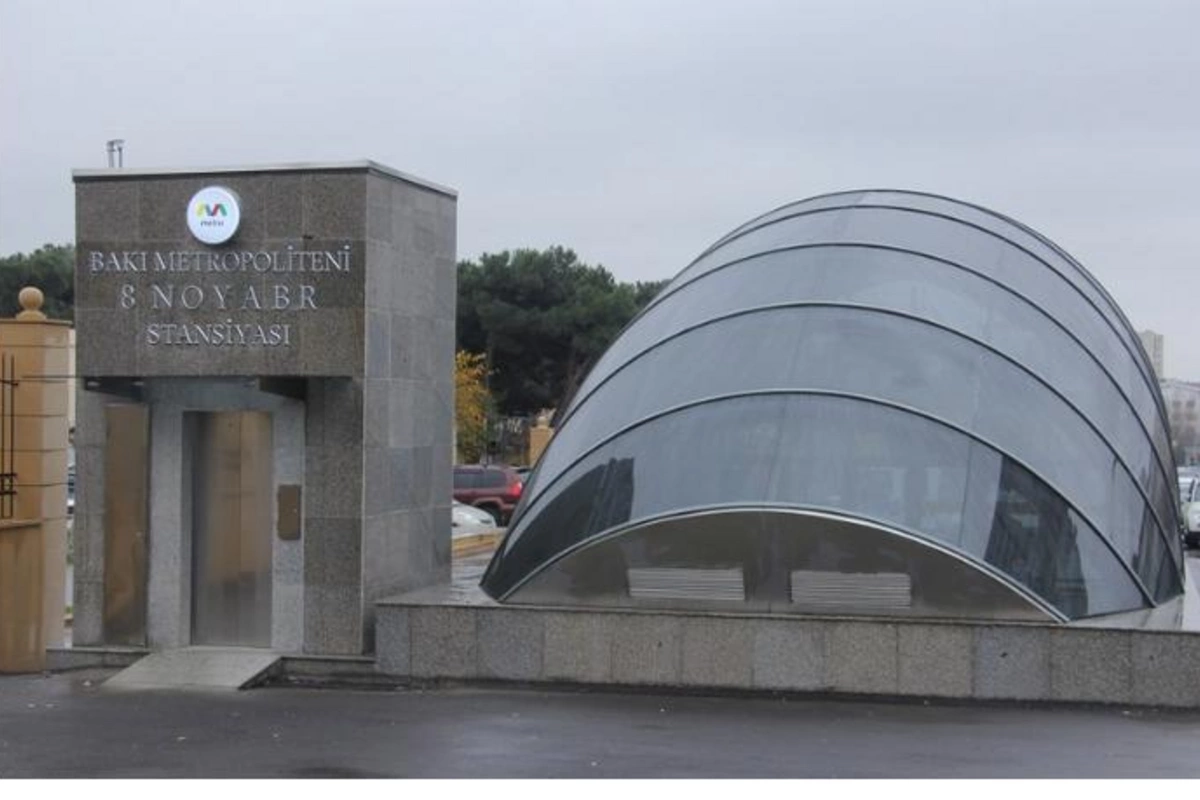 “8 Noyabr” metro stansiyasında son tamamlanma işləri aparılır