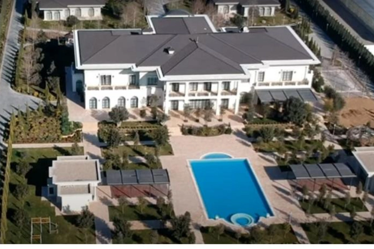 “Azərsu” ASC sədrinin villası, şəxsi limanı, kateri... — FOTOLAR