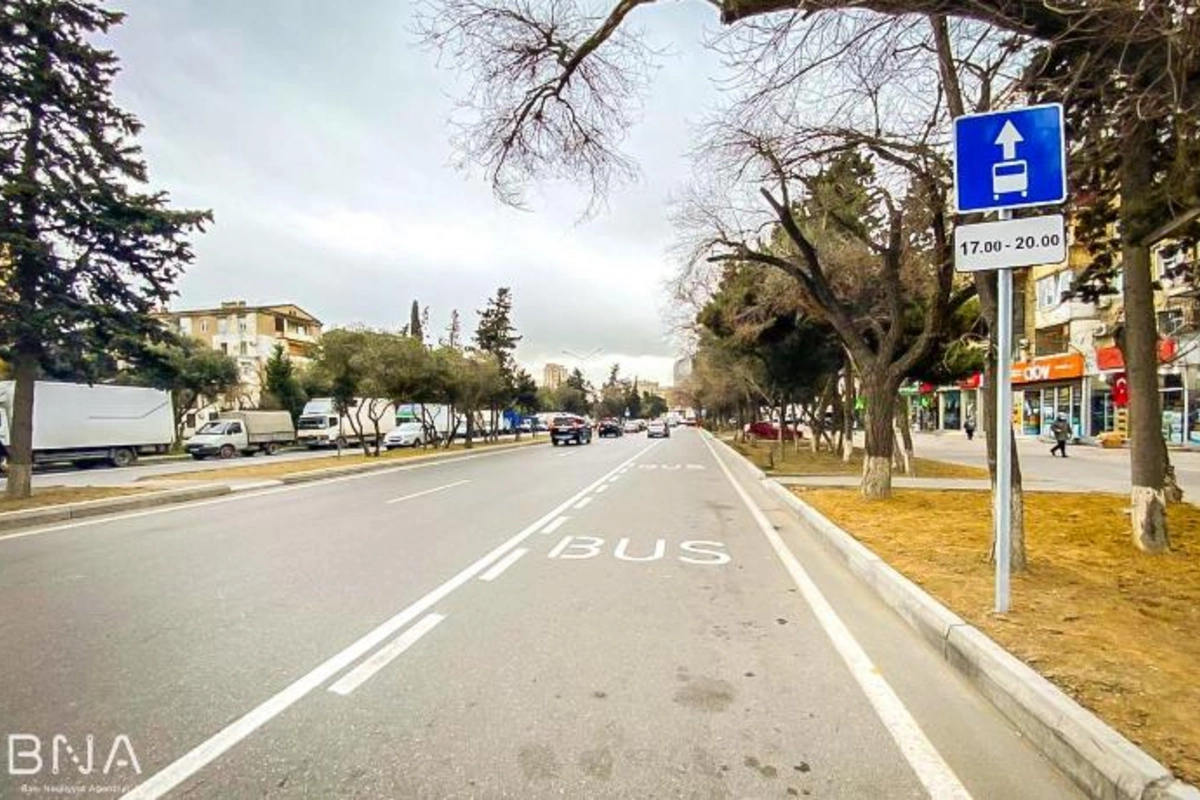 BNA Bakının bu küçəsində xüsusi avtobus zolağı təşkil etdi