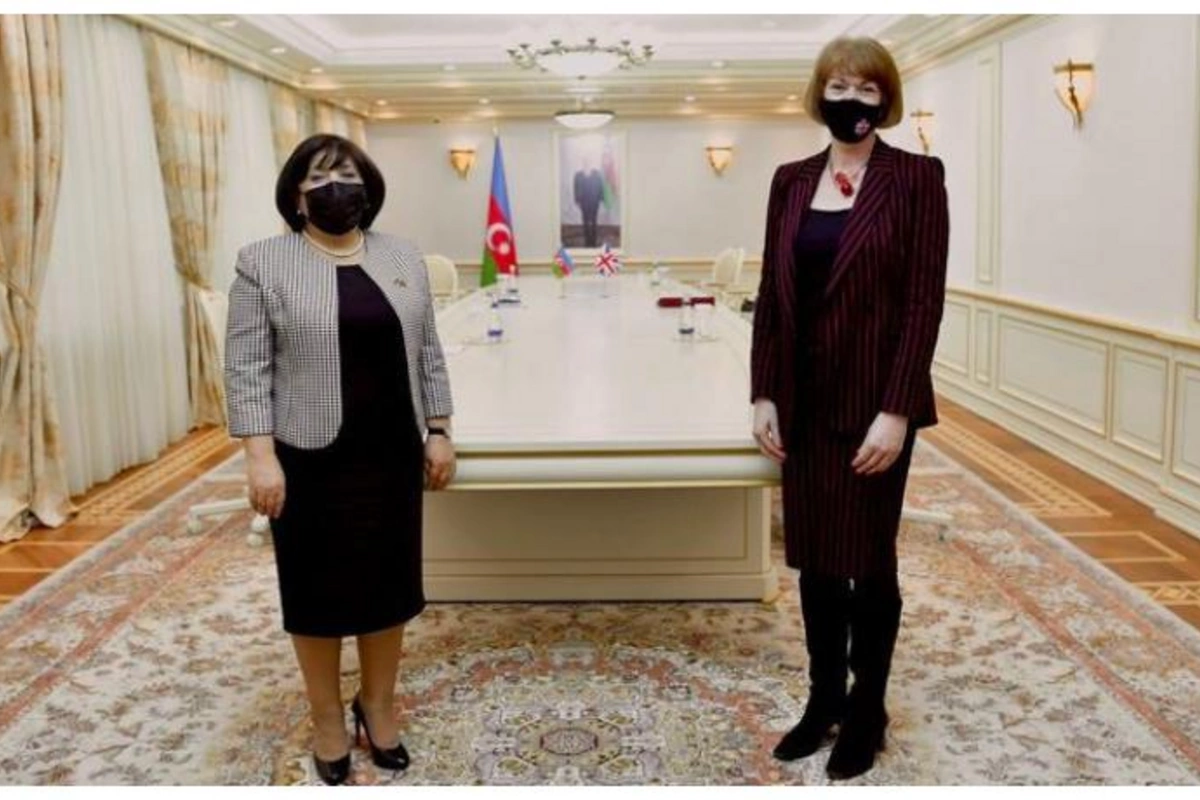 Britaniyalı nazir Sahibə Qafarova ilə görüşdü