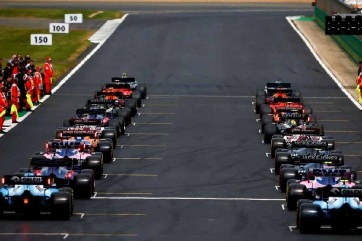 Formula 1: Mercedes sınaq yürüşündə sıradan çıxdı