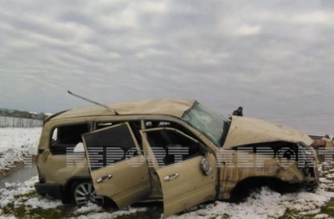 İran səfirliyinin maşını Cəlilabadda qəzaya düşdü — FOTO