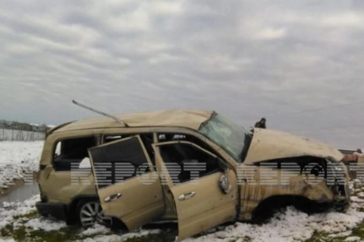 İran səfirliyinin maşını Cəlilabadda qəzaya düşdü — FOTO