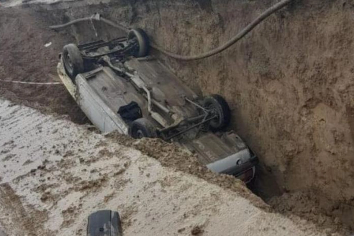 Kəlbəcərdə minik maşını yoldan çıxaraq aşdı