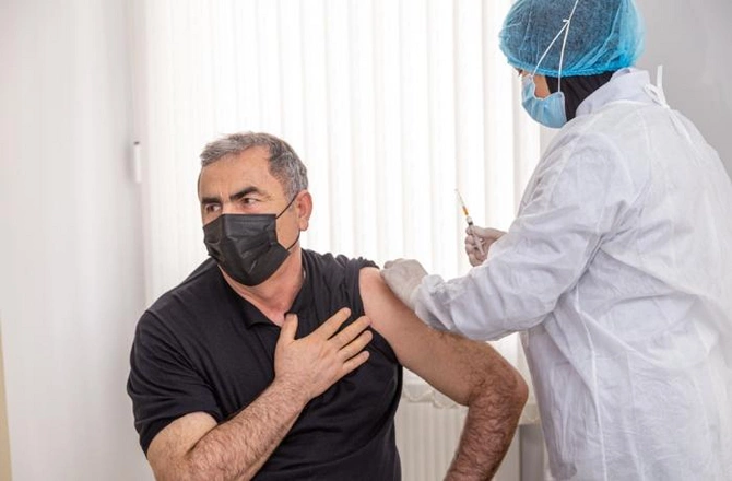 Salyanda COVID-19 infeksiyasına qarşı vaksinasiya uğurla davam etdirilir — FOTOLAR Salyanda COVID-19 infeksiyasına qarşı vaksinasiya uğurla davam etdirilir — FOTOLAR