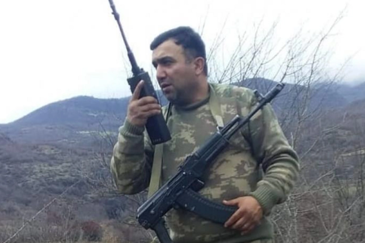 Rəşad Baxşəliyev: Ermənilərin üstünə yeridikcə silahlarını, bayraqlarını, “qeyrətlərini” atıb qaçırdılar