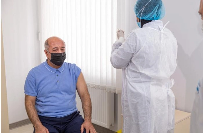 Salyanda COVID-19 infeksiyasına qarşı vaksinasiya uğurla davam etdirilir — FOTOLAR Salyanda COVID-19 infeksiyasına qarşı vaksinasiya uğurla davam etdirilir — FOTOLAR