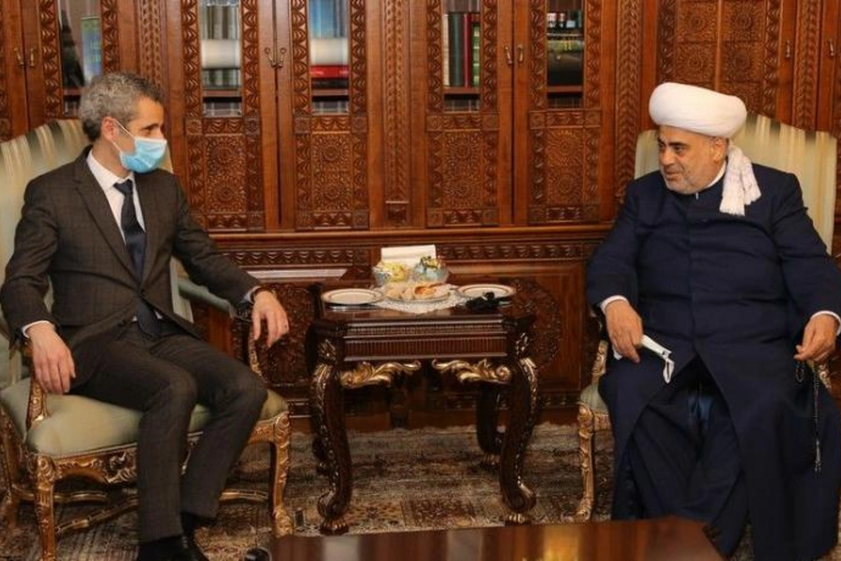 Şeyx: “Bir əlində xaç, bir əlində avtomat işğalçı müharibə təbliğatı aparmaq din xadimlərinə yaraşmaz”