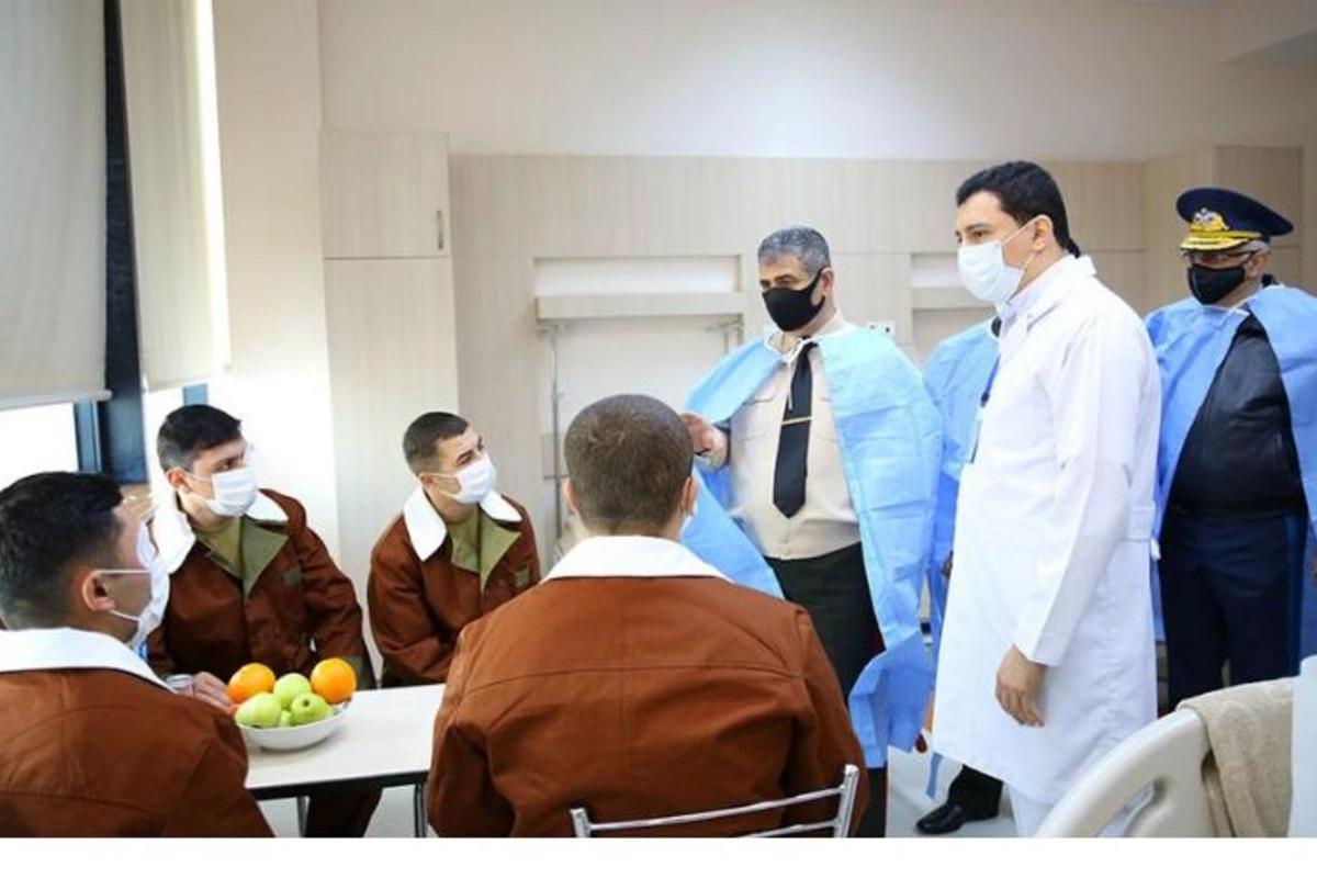 Müdafiə Nazirliyinin rəhbərliyi hərbi hospitalda oldu — FOTOLAR
