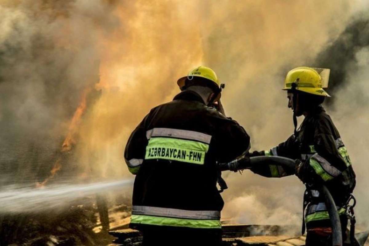Bakıda doqquzmərtəbəli binada yanğın oldu