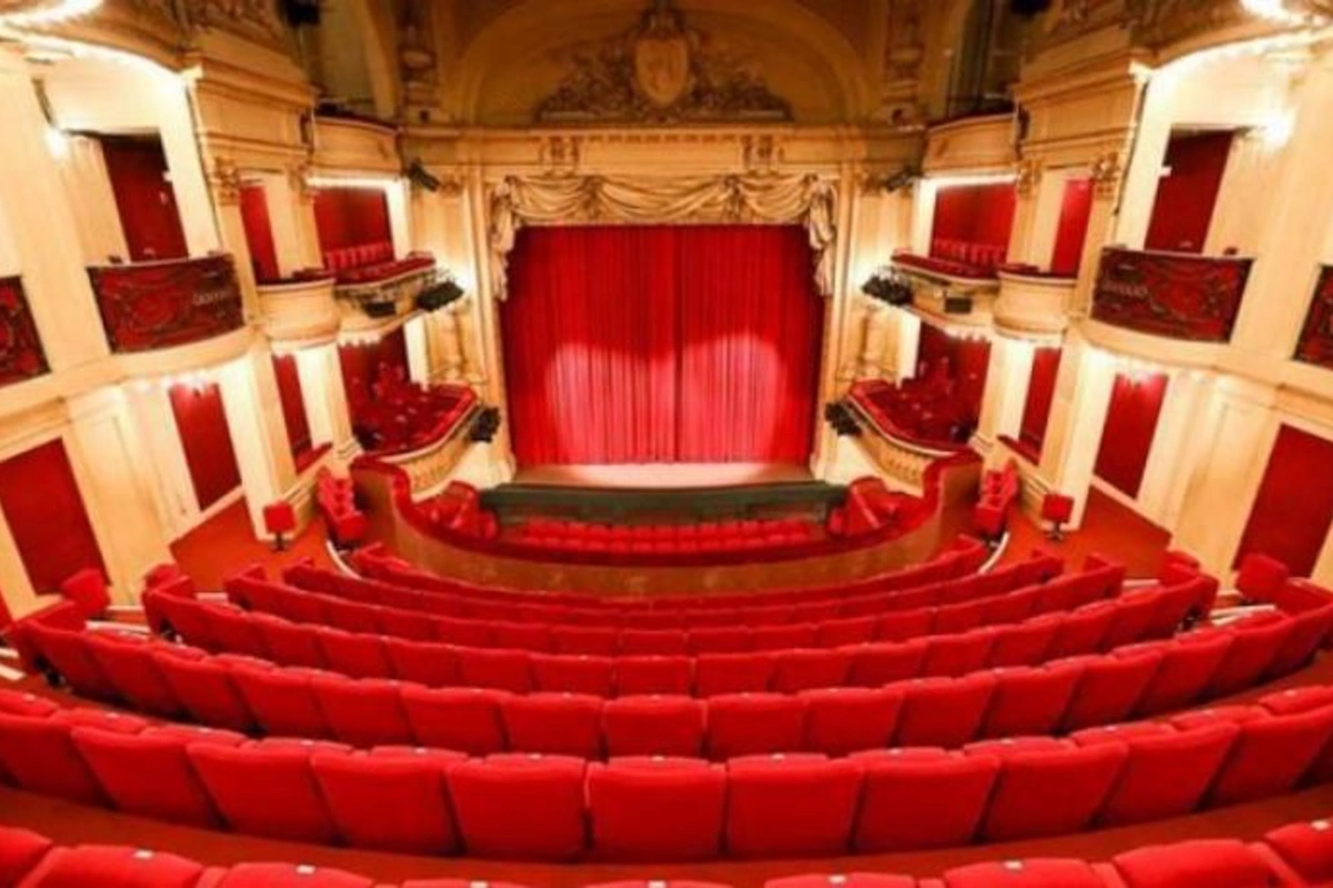 Anar Kərimov: “Teatrlar açıla bilər”