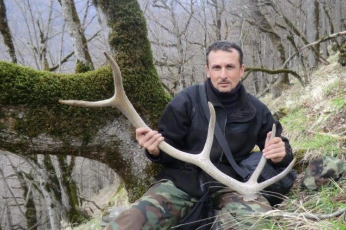 Ərəblərin quş oynatdığı qoruğun rəisi: “Ac qalaq, təbiəti qoruyaq” — FOTO