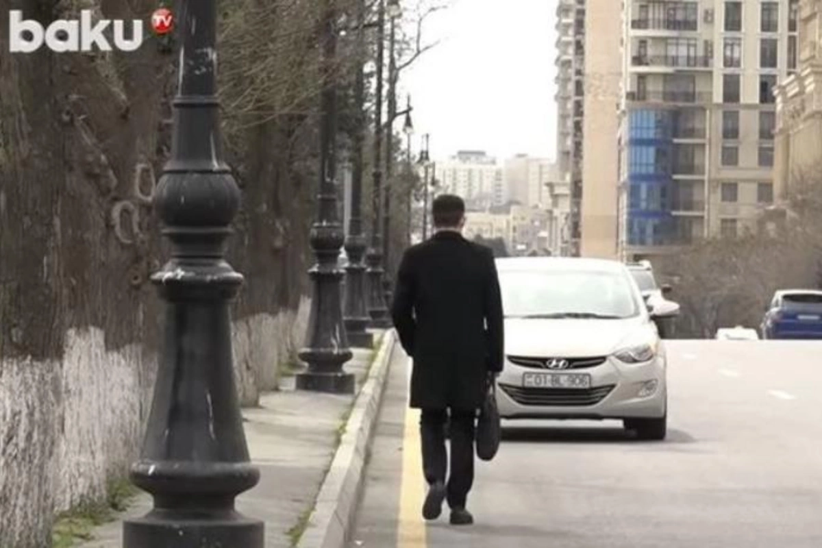 Bakıda piyadaları avtomobil yoluna çıxmağa məcbur edən səbəb — VİDEO