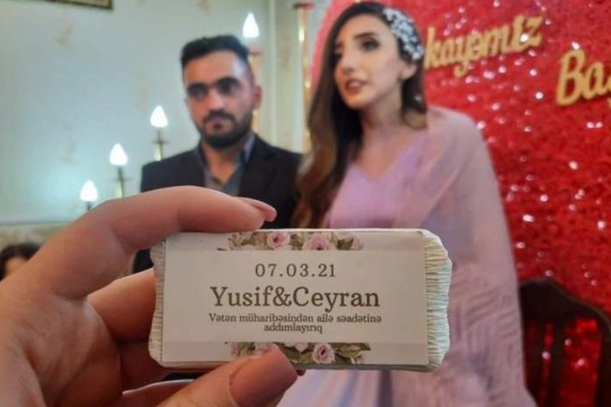 Daha bir qazimiz ona qulluq edən tibb bacısı ilə ailə qurur