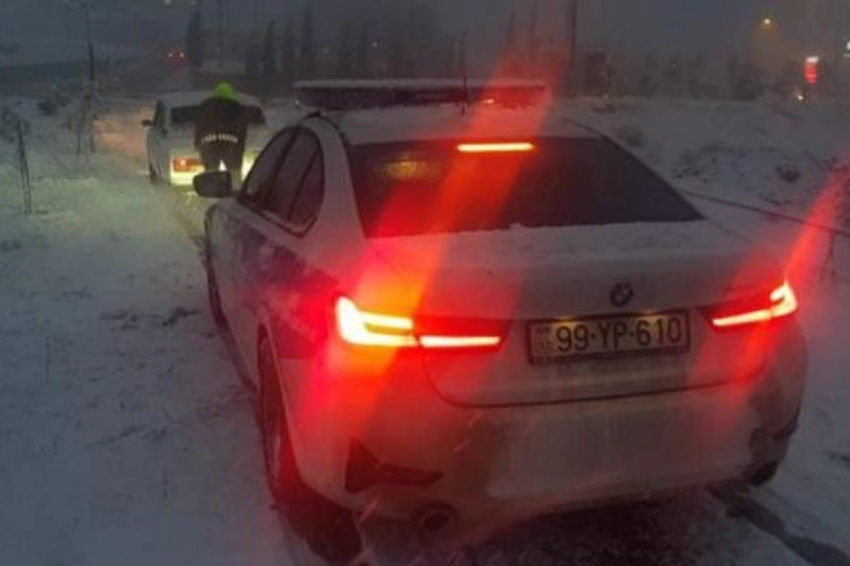 Göygöldə qar səbəbindən nəqliyyatın işi çətinləşib — FOTO