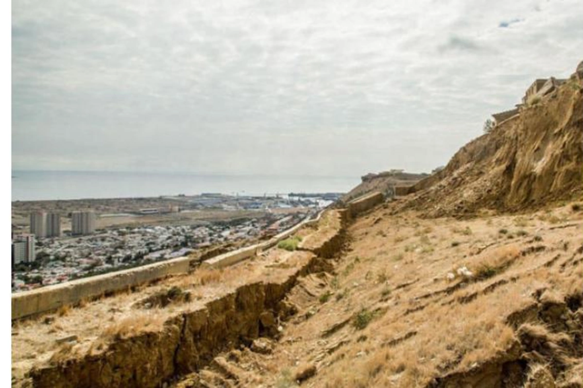 Badamdarda yenidən torpaq sürüşməsi baş verdi