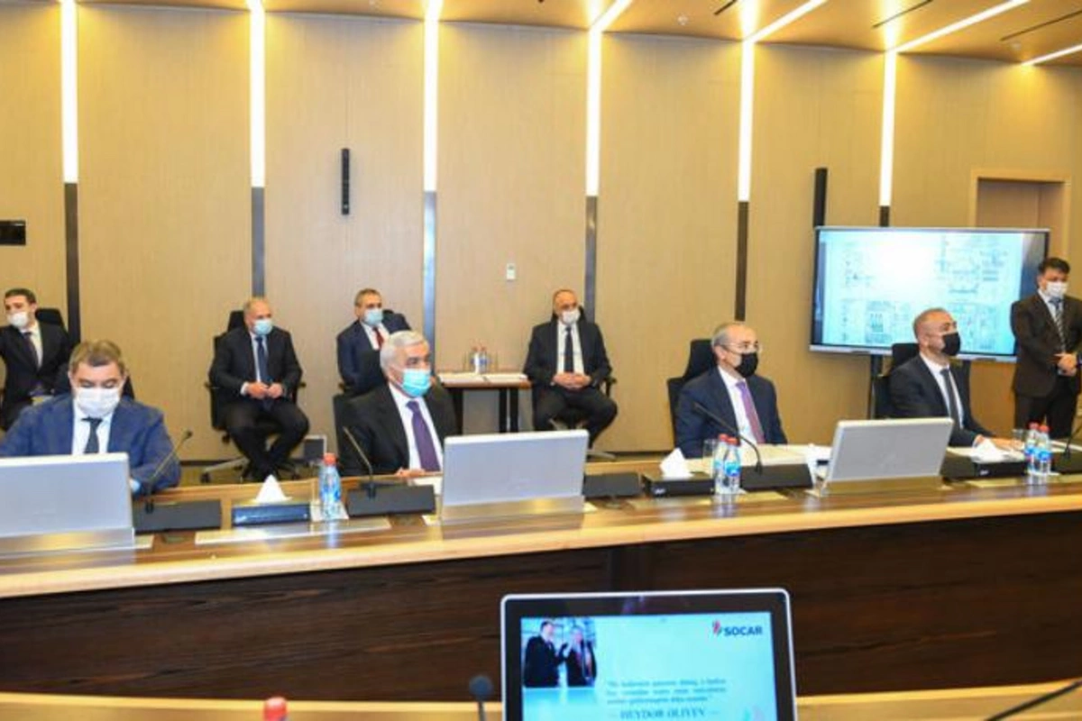 Dövlət Neft Şirkətinin Müşahidə Şurasının növbəti iclası keçirildi — FOTOLAR