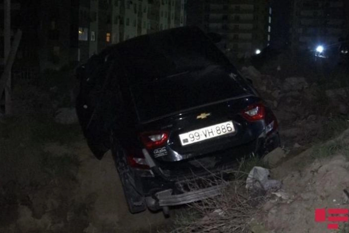 Bakıda silahlı insident: Avtomobilə atəş açıldı