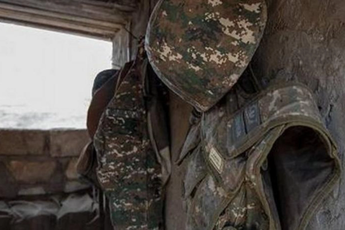 Ermənistanda hərbi hissədə silahlı insident oldu — Ölən var