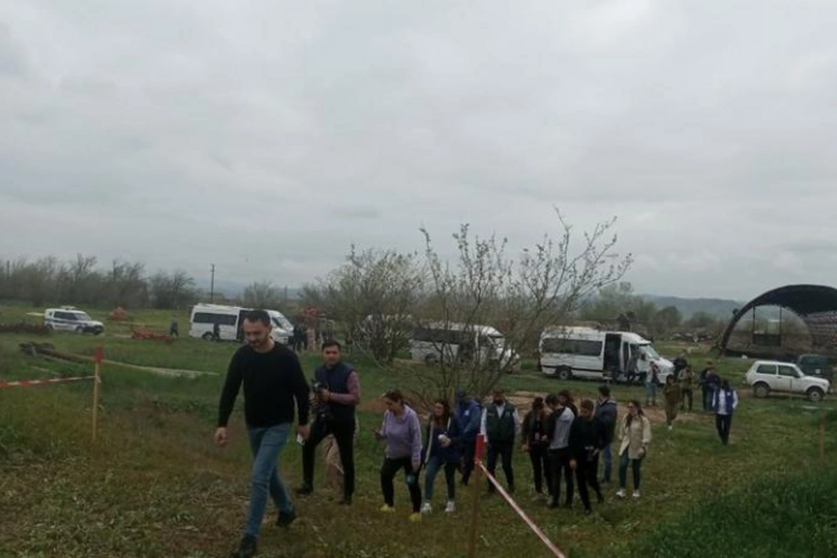 Jurnalistlər işğaldan azad olunan rayonlarımızda — VİDEO/FOTOLAR