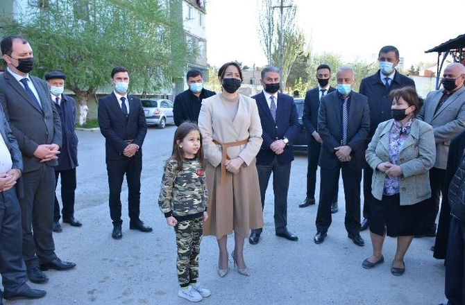 İradə Gülməmmədova şəhidlərin xatirəsinə tikilən bulaq kompleksini ziyarət etdi — FOTOLAR