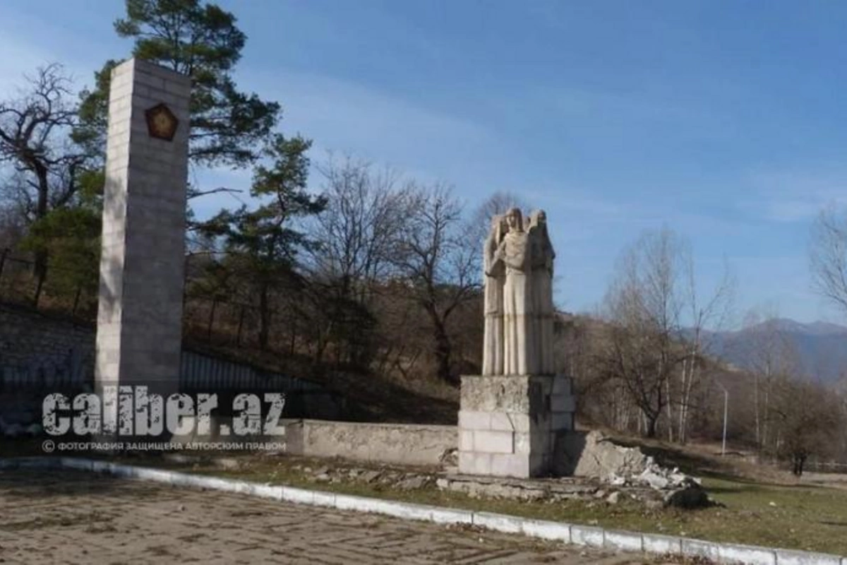 Şuşada ermənilərin dağıtdığı xatirə kompleksi bərpa edilir — FOTOLAR
